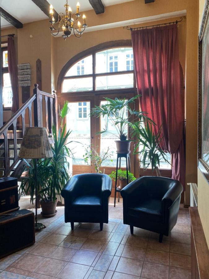 Hotel Garni Am Dippeplatz เควดลินบวร์ก ภายนอก รูปภาพ