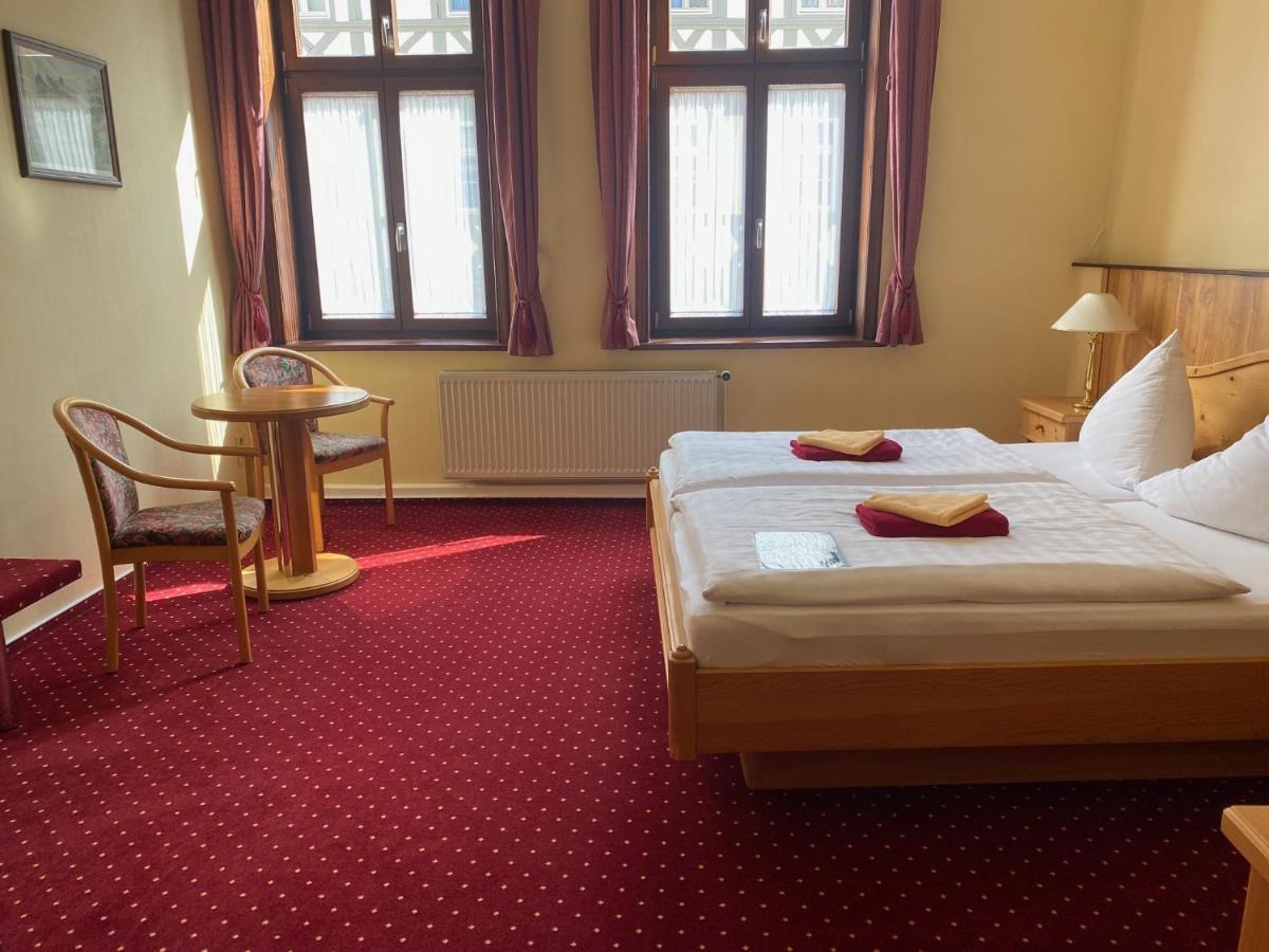 Hotel Garni Am Dippeplatz เควดลินบวร์ก ภายนอก รูปภาพ