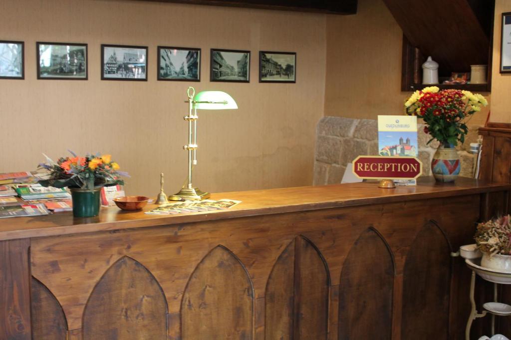 Hotel Garni Am Dippeplatz เควดลินบวร์ก ภายนอก รูปภาพ